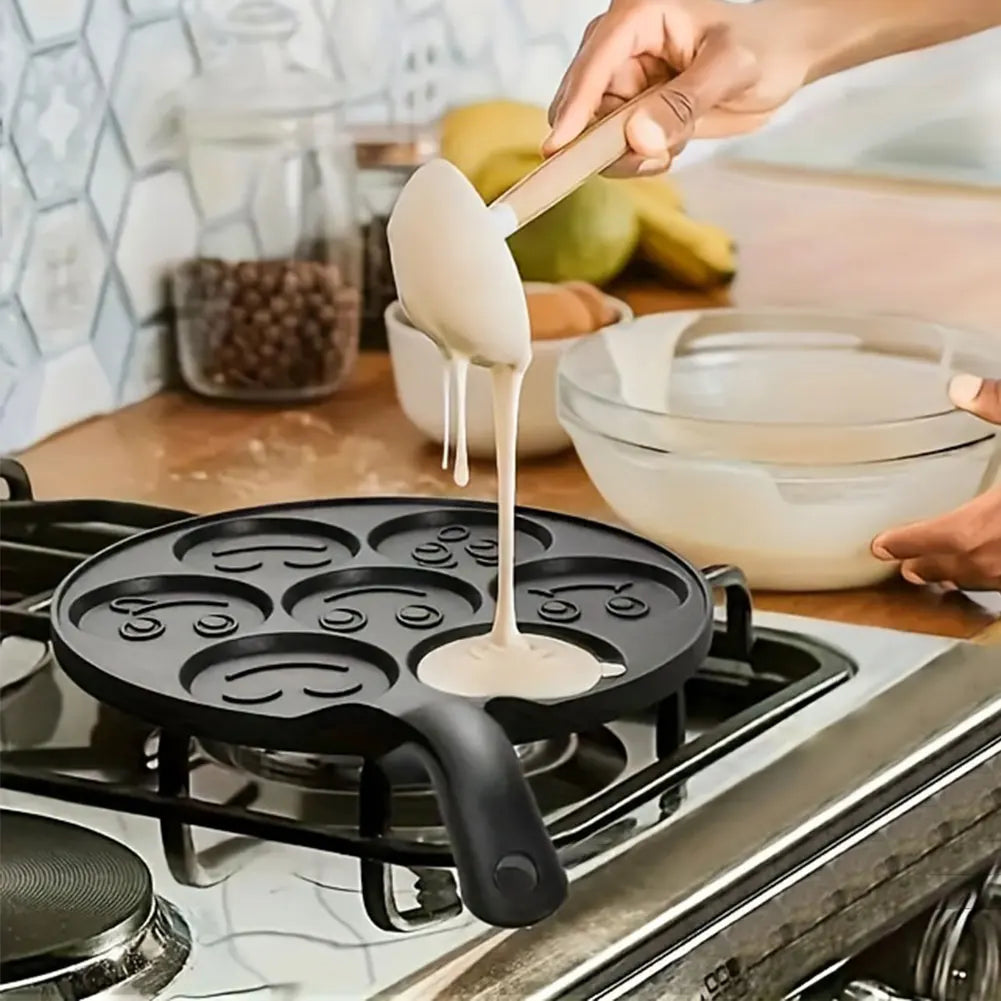 7/4 Cup Smiley Face Pancake Pan 100% Non-stick Griddle Pancake Maker Pancake Crepe Frying Pan Griddle Mini Pancakes Maker