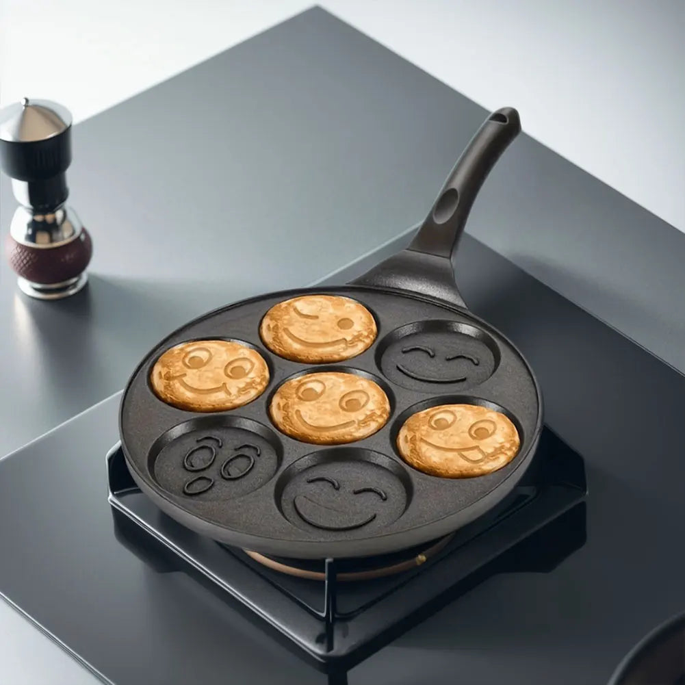 7/4 Cup Smiley Face Pancake Pan 100% Non-stick Griddle Pancake Maker Pancake Crepe Frying Pan Griddle Mini Pancakes Maker