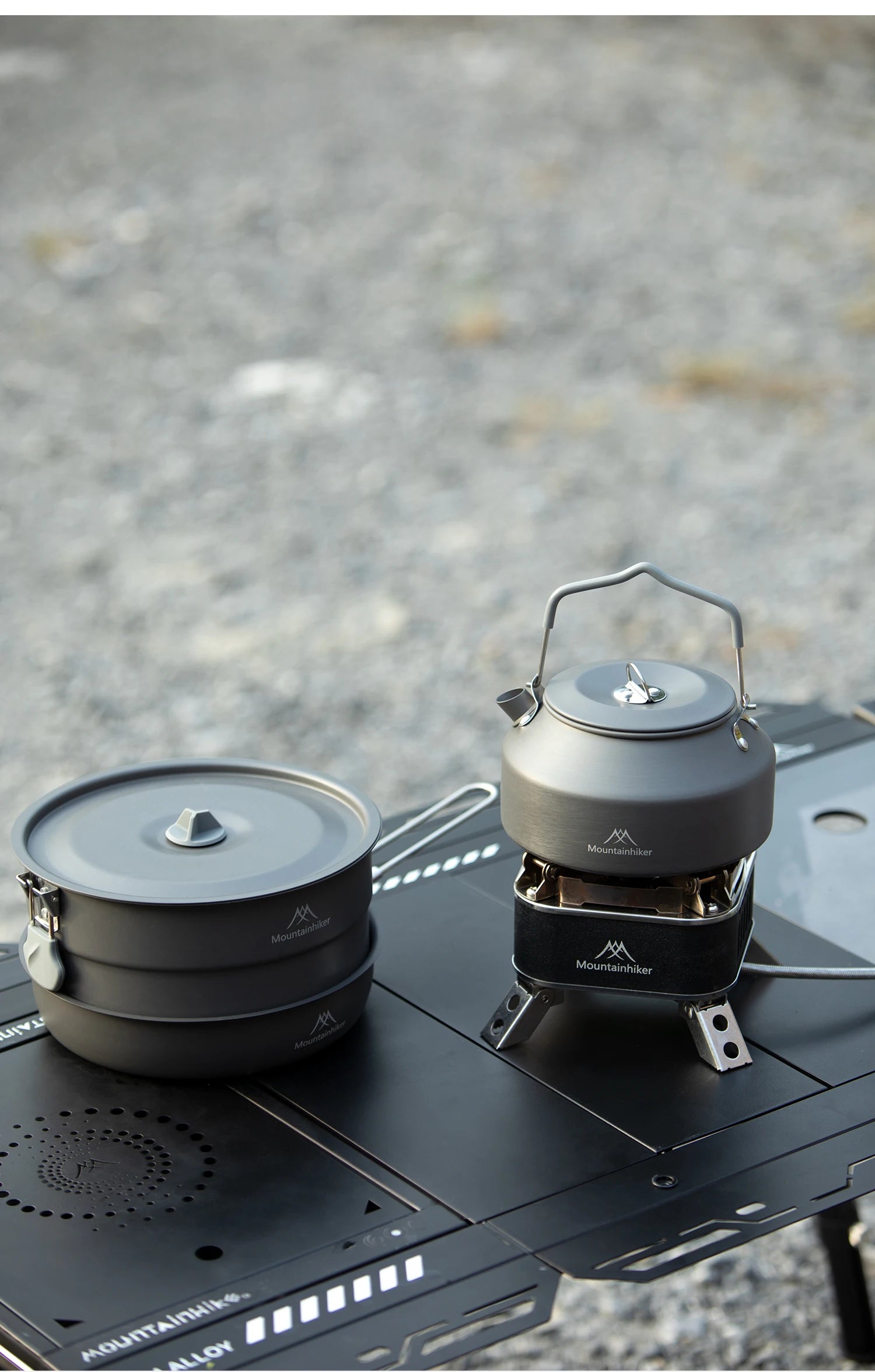 Camping Cooking Kit for 3-4 People | Includes pot, frying pan and kettle | Lightweight and portable, ideal for camping.